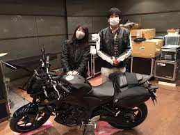 ABCラジオ(朝日放送ラジオ) على X: 田淵麻里奈 のバイクと、 堀江政生 アナウンサー。 ABCラジオ史上初であろう、 スタジオ内にバイク。  記念すべき日になりました。 あなタン t.coVQJO3zfWyW  X