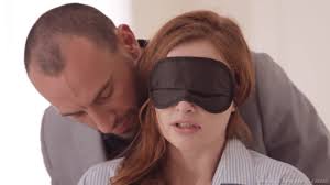 Young Blindfolded Redhead Girl In Erotic Hardcore Video In Italy Venice   Xozilla.com