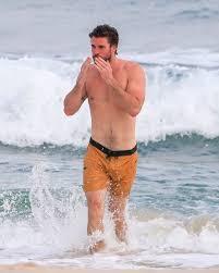 Liam hemsworth (born 13 january 1990) is an australian actor. Liam Hemsworth News Auf Twitter Hq New Liamhemsworth And Gabriella Brooks Enjoyed A Fun Filled Day At The Beach In Byron Bay On March 6 2020 Liamhemsworth Gabriellabrooks Https T Co Dgpxvlawkw