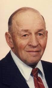 Leroy Hostetler's Instagram, Twitter & Facebook