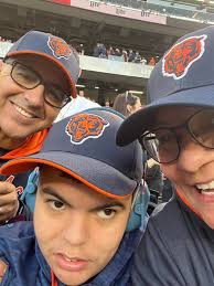 Chicago Bears @BearsOutreach: This week's Community Connection, brought to  you by Jewel-Osco, is the Barraza Family. Anita & Jose, as well as their  children Carolina, Diana, & Danny inspire us through strength,