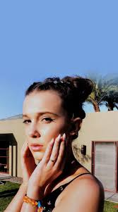 Millie Bobby Brown Aesthetic Wallpaper Desktop - Millie Bobby Brown Iphone Wallpapers Wallpaper Cave