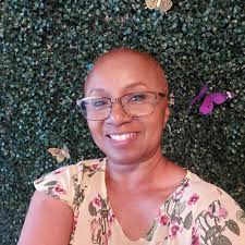 My first video sitting down and actually talking into a camera. Lol  although I'm a hairdresser, I spend a lot more time playing contractor  lately and my hair is showing it! |