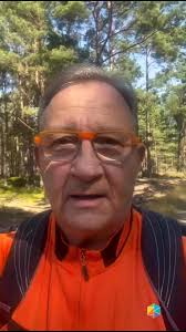 ✨ 𝐙𝐚𝐩𝐫𝐚𝐬𝐳𝐚𝐦𝐲 𝐧𝐚 𝐰𝐲𝐣𝐚̨𝐭𝐤𝐨𝐰𝐲  𝐥𝐢𝐭𝐞𝐫𝐚𝐜𝐤𝐨-𝐬𝐚𝐭𝐲𝐫𝐲𝐜𝐳𝐧𝐨-𝐤𝐚𝐛𝐚𝐫𝐞𝐭𝐨𝐰𝐲  𝐰𝐢𝐞𝐜𝐳𝐨́𝐫 𝐳𝐞 𝐒ł𝐚𝐰𝐨𝐦𝐢𝐫𝐞𝐦 𝐇𝐨𝐥𝐥𝐚𝐧𝐝𝐞𝐦 ✨, 📅 26  września 2025 r. (piątek), 🕔 godz. 17:00, 📍 Sala Kinowa