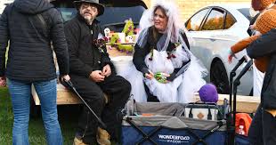 Hundreds of children experience trunk-or-treat in Ashtabula