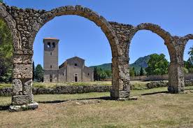 Since the 1970's, the population of many rural towns has dropped considerably, as young people have left the region for. Molise Cosa Vedere E Cosa Fare In Vacanza Dove Viaggi