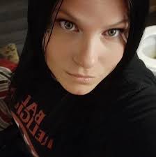 Leeanne Shepherd's Instagram, Twitter & Facebook