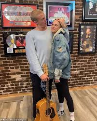 Have moved on — cyrus with simpson and hemsworth with new girlfriend gabriella brooks — and the pair cited. Cody Simpson S New Girlfriend Offers A Rare Glimpse Into Their Private Relationship Aktuelle Boulevard Nachrichten Und Fotogalerien Zu Stars Sternchen