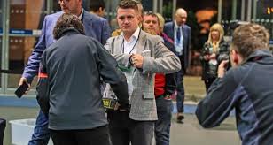 Extremist Tommy Robinson Sneaks Out Of Election Count After Loss