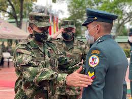 El servicio militar en colombia es obligatorio para todos los hombres mayores de edad, por lo tanto se siga cada uno de los pasos que se han detallado párrafos arriba sobre el proceso de inscripción en el sitio web desarrollado por el ejército nacional de colombia para tramitar la libreta militar. Uzivatel Ejercito Nacional De Colombia Na Twitteru La Escuela Militar De Suboficiales Emsub Ascendio Con Orgullo A Un Personal De Suboficiales Al Grado Inmediatamente Superior Reconociendo Su Aporte A La Institucion Para