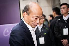 目前各直轄市的行政首長，除高雄市市長外，均於2018年的直轄市長選舉中當選，並於同年12月25日宣誓就職。 現任直轄市長中 民主進步黨 籍者有3位， 中國國民黨 籍者有2位， 台灣民眾黨 籍者有1位；其中年紀最大和最小者分別為 新北市 的 侯友宜 （现年64岁47. é«˜é›„å¸‚é•¿éŸ©å›½ç'œè¢«äººæ°'èµ¶ä¸‹å°ç½'ç»œçƒ­è®® ç½¢å… å°æ¹¾ å¤§çºªå…ƒ