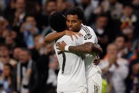 Rodrygo rescata al Real Madrid en una noche difícil para Alonso.