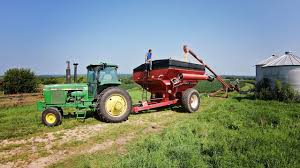 Selling Corn 4640 On The Brent On This Episode Of How Farms Work Farmlife Agproud Family Farm Farm Life Farm