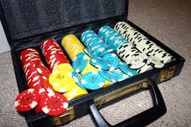 Vaizdas:Set of Poker Chips in Case.jpg – Vikipedija