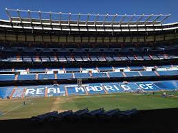 Als sinds 1947 wordt dit stadion door de club uit de in eerste instantie heet het stadion van real madrid het nuevo estadio chamartin. Madrid Eine Tour Durch Das Santiago Bernabeu Stadion Misses Backpack