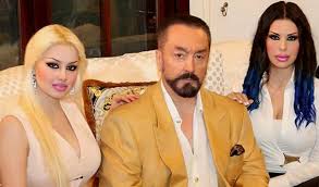 Annesinin adı mediha, babasının adı yusuf'tur. Adnan Oktar Claims To Be Arrested Because He Is A Paranoid Schizophrenic Patient