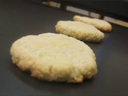 Biscuits A La Noix De Coco Sans Oeuf Sans Beurre Recette Ptitchef Recette En 2020 Biscuit Noix De Coco Biscuits Dietetiques Biscuits