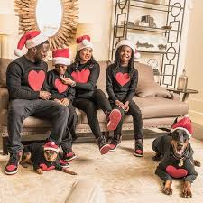 Kevin hart releases beautiful photo of his family funnyman and hollywood actor kevin hart is a year older today. Kevin Hart And The Family Get In The Holiday Spirit