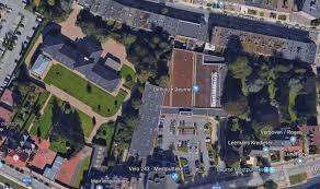 De burgemeester van antwerpen moet wel nog medicijnen nemen, maar hij kan spoedig weer aan het werk. Fedasil Denkt Aan Asielcentrum Vlak Bij Woning Burgemeester Bart De Wever Antwerpen Hln Be