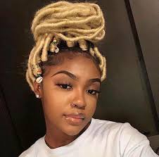 Faux Locs Hair Black And Blonde Blonde Faux Locs On Brown Skin Faux Locs Blonde Faux Locs Hairstyles Hair Styles