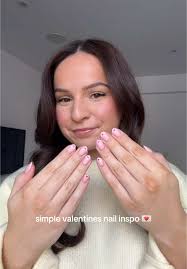 Uñas Con Frances Rojo Y Corazon Rosado