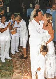 A la boda acudieron los padres de la novia y la familia del novio: 100 Julio Iglesias Ideas Julio Iglesias Iglesias Enrique Iglesias