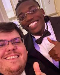 Rafael Le ão ieri al @institutovinijr per un'asta di beneficenza ✨🇧🇷