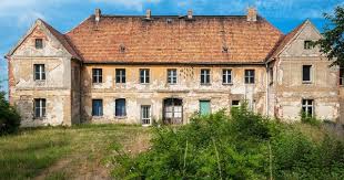 Brandenburger Gutshauser Denkmalgeschutztes Gutshaus In Lug Gutshaus Kaufen Verlassene Schlosser Haus