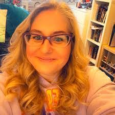 Elizabeth Bate's Instagram, Twitter & Facebook