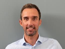 Daniel Connal's Instagram, Twitter & Facebook