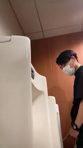 Nonke: ノンケ立ちション - video 3 - ThisVid.com