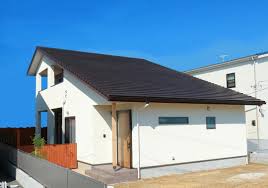 外観施工事例 白い外壁と大屋根の家 instagram 香川の注文住宅 工務店 株式会社大河内工務店 住宅 外観 平屋の家 大屋根