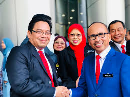 Puisi cinta ku untuk mu ayahhh. Majlis Amanat Tahun Baru 2019 Ketua Pengarah Kerja Raya