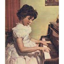 Martha argerich has been rated highly for her performance of the virtuoso piano literature of the xix and xx centuries. A Very Young Martha Argerich We Ludwig Van Beethoven Facebook
