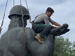 Народилася 11 травня 1981 року в києві, нині україна (тоді урср).батько — віктор григорович савченко, мати — марія іванівна савченко, сестра — віра вікторівна савченко. Pomer Lvivskij Politik Ta Biznesmen Lev Pidliseckij Informacijne Agentstvo Vgolos Vgolos