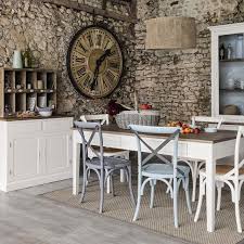 Style Campagne Chic Des Murs En Pierre Salle A Manger Campagne Deco Campagne Chic Buffet Maison