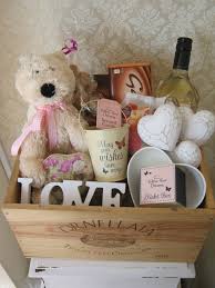 Birthday Gift Box For Her Uk Personalised Birthday Hamper Www Chic Dreams Co Uk Birthday Hampers Mum Birthday Gift Mother Birthday Gifts