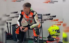 The rider was in the european talent cup and in this morning's race he had an accident at motorland aragón, and when trying to leave the track he was run over by another rider who was following at high speed. Q9vvg56n9rgu5m