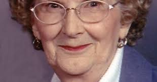 Lenora Stone's Instagram, Twitter & Facebook