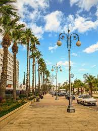 Larnaca finikoudes suite is located just behind the frontline buildings of finikoudes boulevard just a few steps from finikoudes beach. Zypern Larnaca Finikoudes Kostenloses Foto Auf Pixabay