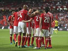 Benfica won 14 direct matches.fc porto won 28 matches.16 matches ended in a draw.on average in direct matches both teams scored a 2.40 goals per match. Fc Porto And Sporting Slip Up As Benfica Take Control The Portugal News