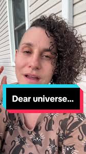 Explorando la jerarquía en relaciones no monógamas