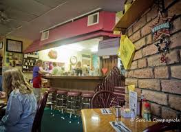How to use greasy spoon in a now you can consult a greasy spoon guide and read up on best greasy spoons, or lunch at a diner restored to examples of greasy spoon in a sentence. This Greasy Spoon Diner In Florida Will Serve You Up A Breakfast Meal To Die For Florida Restaurants Diner Florida