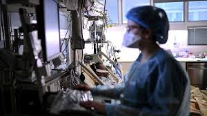 La lettre ouverte des 20 généraux (2s) a provoqué un tollé. Tri Des Patients En Ile De France La Federation Hospitaliere Desavoue Une Tribune De Medecins Rt En Francais