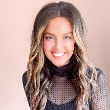 Shanna Erickson's Instagram, Twitter & Facebook