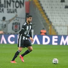 Geçtiğimiz sezonun kadrosunu bozmadan takviyeler yapmak isteyen beşiktaş yönetimi, çalışmalarını bu yönde. Besiktas Hat Fur Rachid Ghezzal Super Lig International Facebook