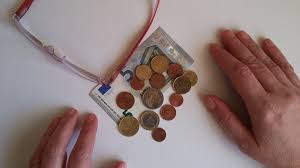 Auswandern als hartz iv empfänger oder als arbeitsloser. Seit Wann Gibt Es Hartz 4 Alle Infos Zur Geschichte Focus De