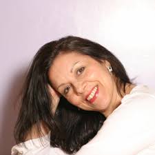 Lorraine Norton's Instagram, Twitter & Facebook