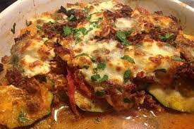 Griechischer Zucchini Auflauf Mit Feta Von Schleckigekatze Chefkoch Zucchini Auflauf Zucchini Hackfleisch Auflauf Essensrezepte