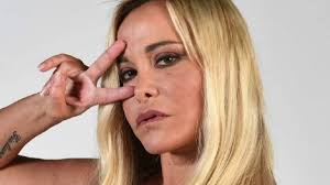 Her father was the movie star actor giuliano gemma. Vera Gemma Fidanzato Rivalita Con La Famiglia Giuliana Gemma Smentisce